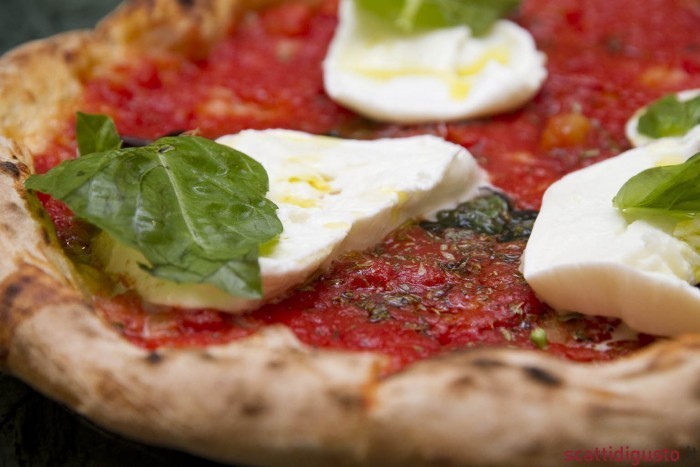 Pizza-Ti-racconto-una-bufala-Lazzaroni-14