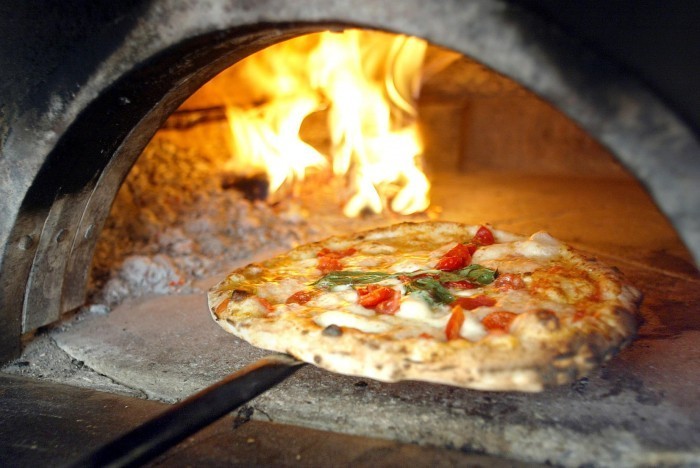 pizza-forno-a-legna