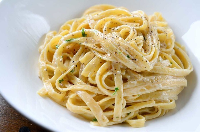 fettuccine alfredo