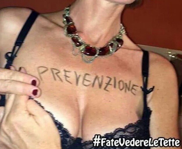fate vedere le tette campagna lotta cancro seno