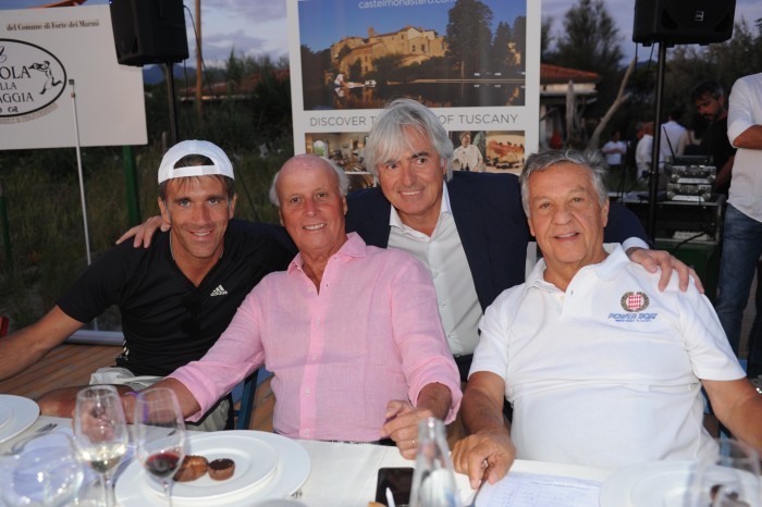 a tavola sulla spiaggia 2015
