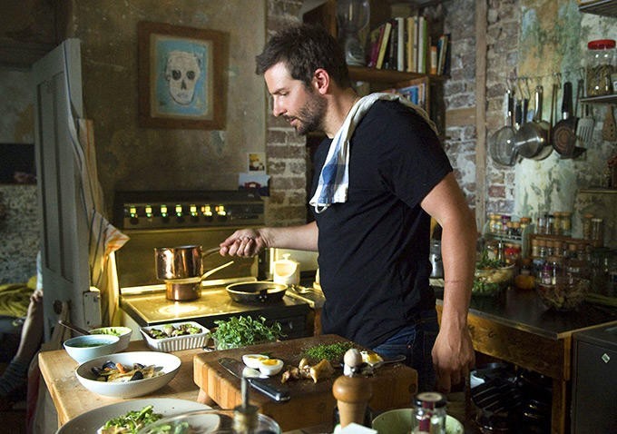 01-bradley-cooper-burnt-kitchen-in-movie