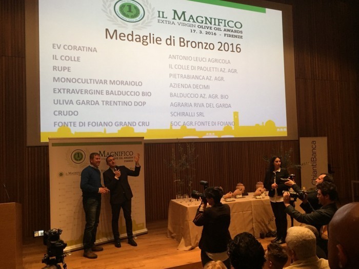 magnifico olive oil awards