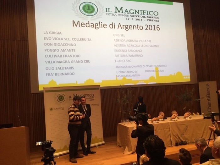 magnifico olive oil awards