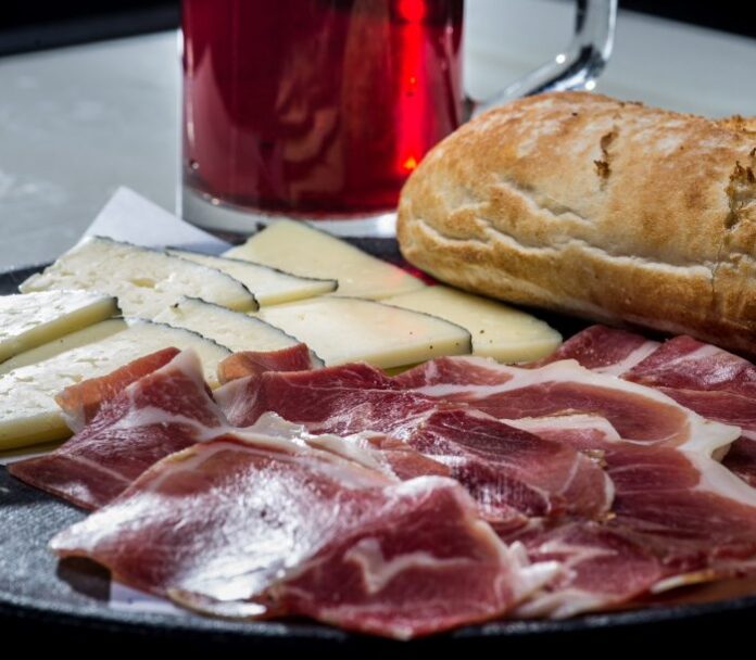 jamon serrano e formaggio iberico