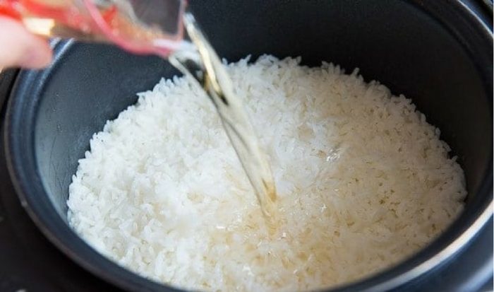 preparare il sushi riso