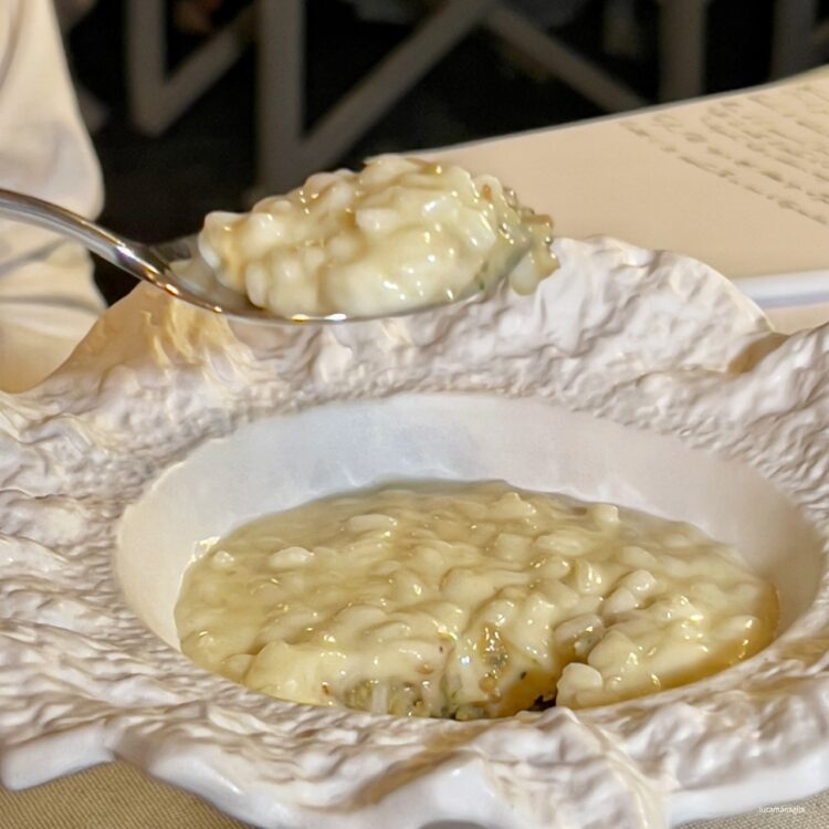 Il risotto alle arselle di Alessandro Ferrarini del Franco Mare Versilia (ph. Luca Managlia)