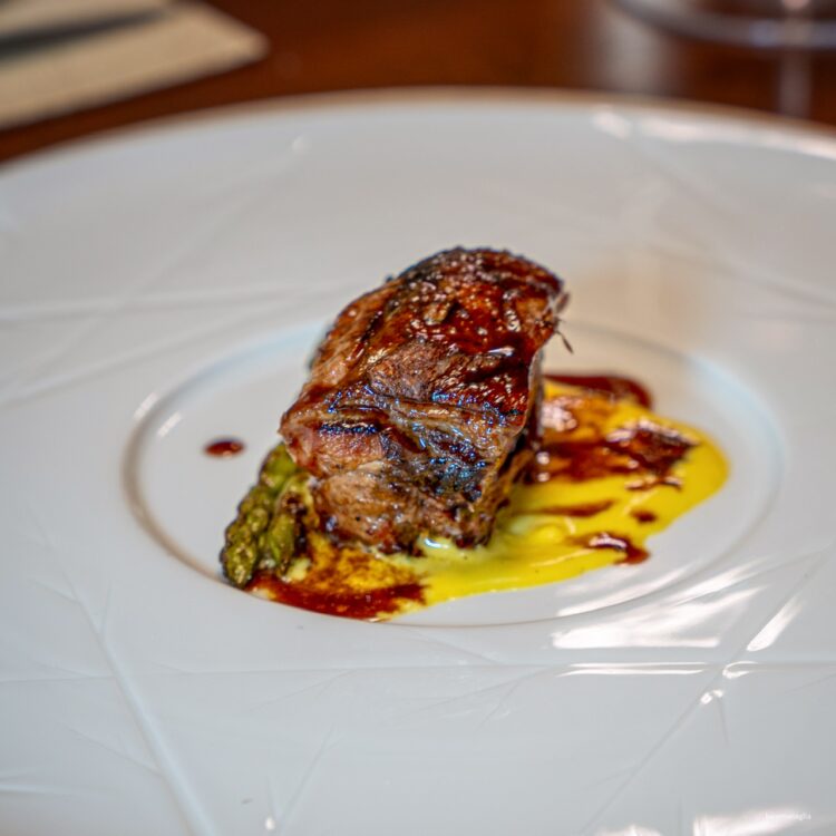 scamone d'agnello di Jacopo Pereira del Frantoio Restaurant (ph. Luca Managlia)