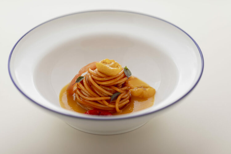 Lo spaghetto agli otto pomodori del ristorante Scirocco (chef Francesco Ferretti) a Porto Ercole