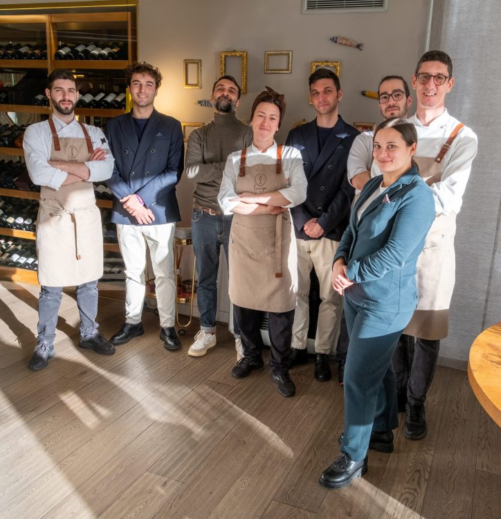 la brigata dello chef Marco Lagrimino (ristorante L'Acciuga - Perugia)
