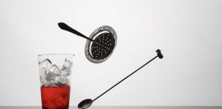 Gli attrezzi indispensabili dietro al bancone: il glossario del bartender