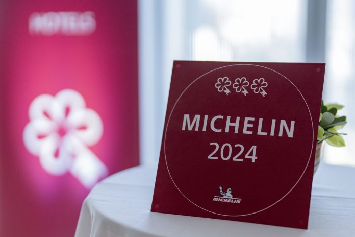 Chiave A Croce Per Ruote MICHELIN – 17/19/21 Mm + Quadrato 1/2", Impugnatura Antiscivolo In Schiuma, Acciaio Inossidabile Di Alta Qualità